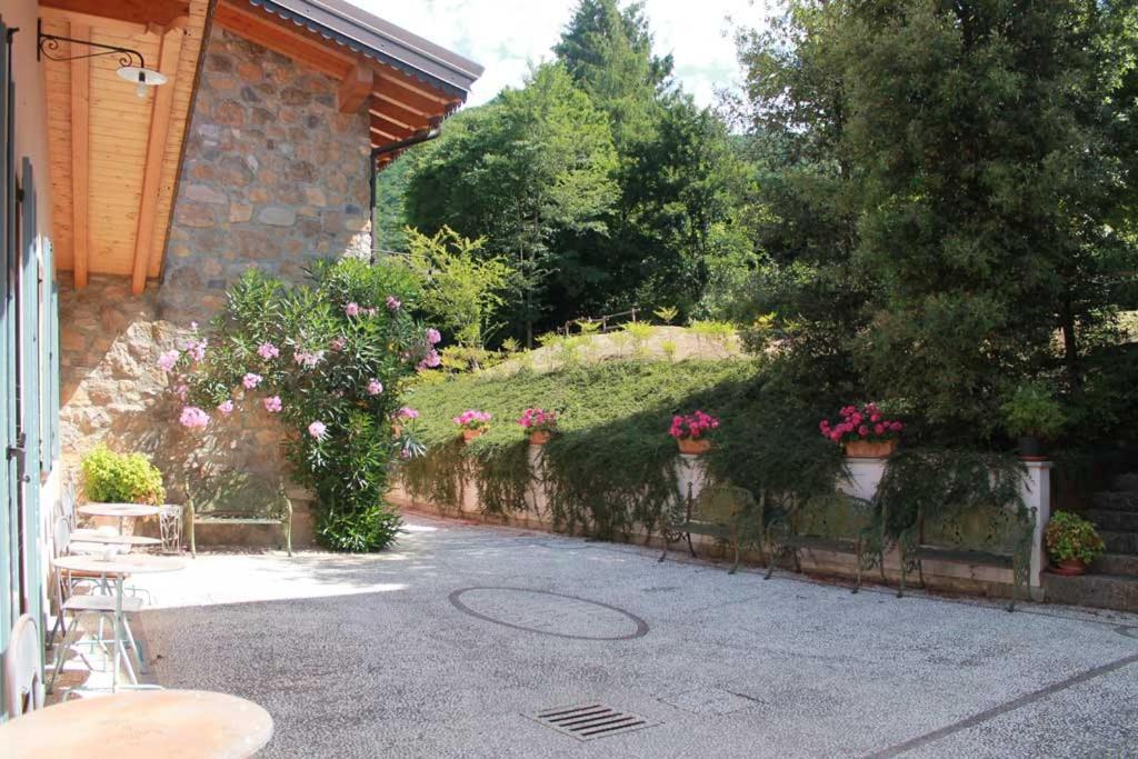 Borgo Alla Sorgente Bed & Breakfast Vallio Terme Exterior photo